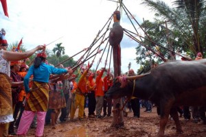 Sejumlah ahli waris yang dipimpin oleh pemuka agama Hindu Kaharingan